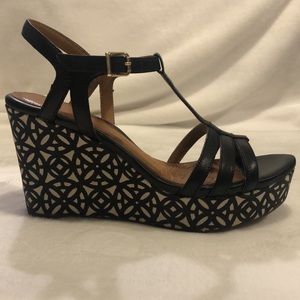Clarks Amelia Avery Platform Sandals